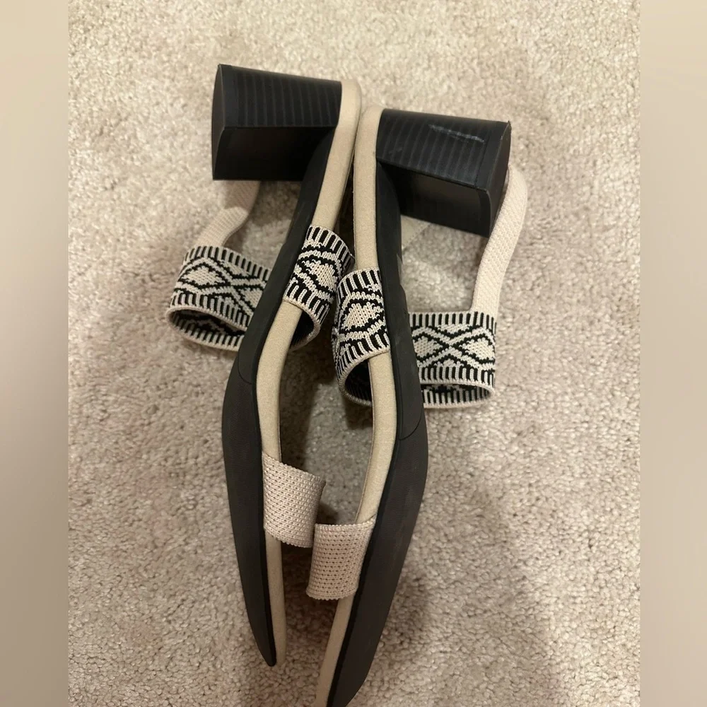 Vivaia Square-Toe Block Heel Sandals (Luna) size 41/9.5
